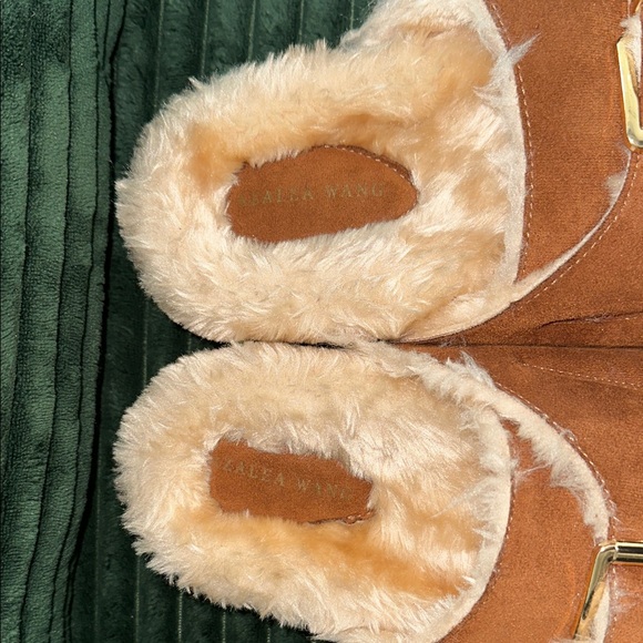 Cozy Brown Faux Fur Women's Slippers - Picture 2 of 5